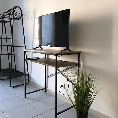 Studio Le 2, Free Parking, Free Wifi, Transports * Nimes